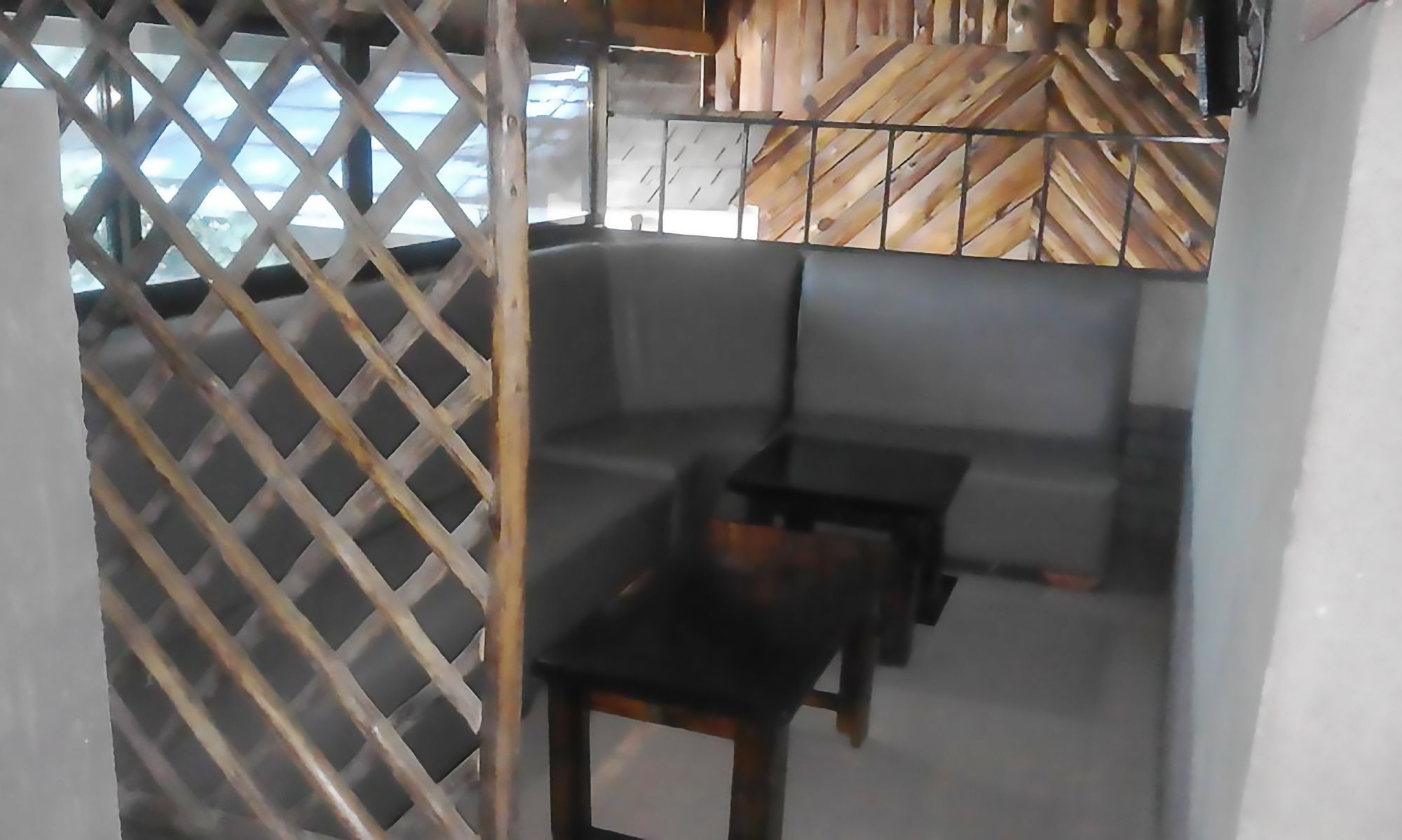 Bison Hotel Накуру Екстериор снимка